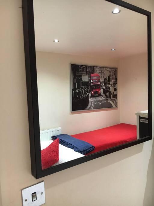 One Bedroom Flat In Central 런던 외부 사진